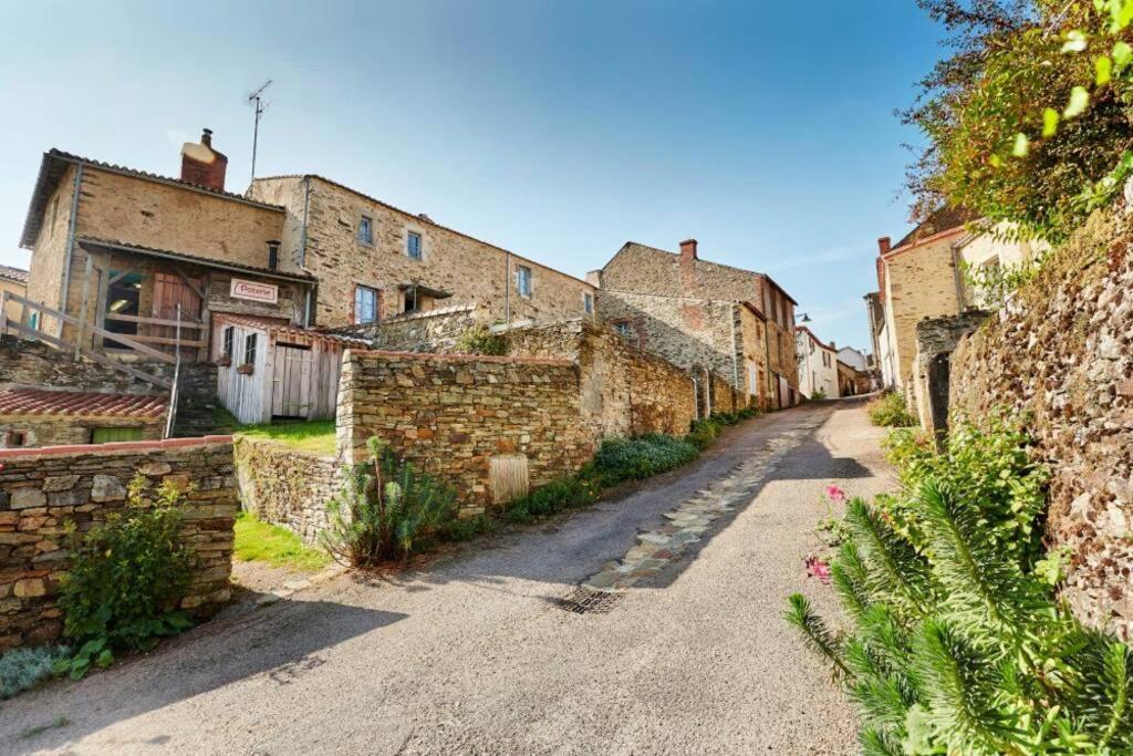 Le 19 Rue **,Maison De Charme Proche Du Puy Du Fou Mouchamps Exteriör bild